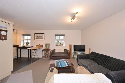 2 bedroom flat for sale, Holland House Road, Preston PR5