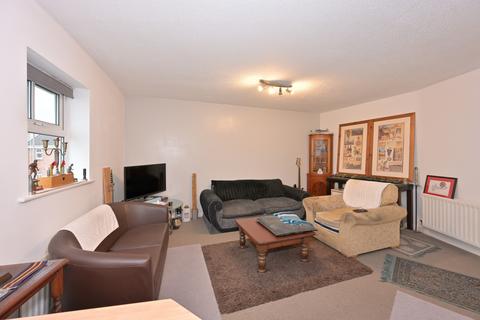 2 bedroom flat for sale, Holland House Road, Preston PR5