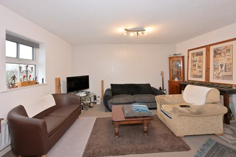 2 bedroom flat for sale, Holland House Road, Preston PR5