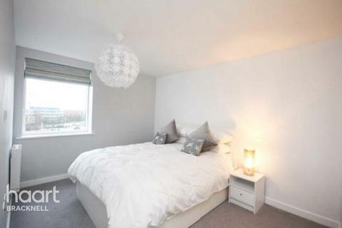 2 bedroom apartment to rent, Old Bracknell Lane West, BRACKNELL