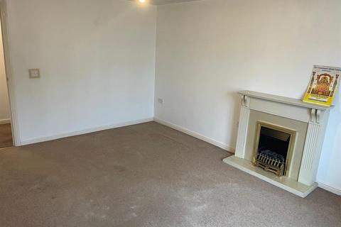 2 bedroom flat to rent, Banyard Close, Cheltenham