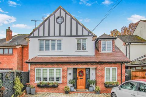 5 bedroom semi-detached house for sale, Priests Lane, Shenfield, Brentwood