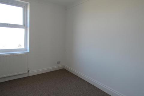 2 bedroom flat to rent, Central Parade, Herne Bay