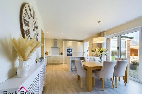 4 bedroom detached house for sale, Bartlett Grove, Sherburn In Elmet, Leeds