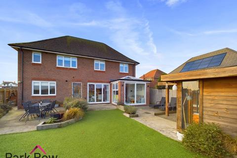 4 bedroom detached house for sale, Bartlett Grove, Sherburn In Elmet, Leeds