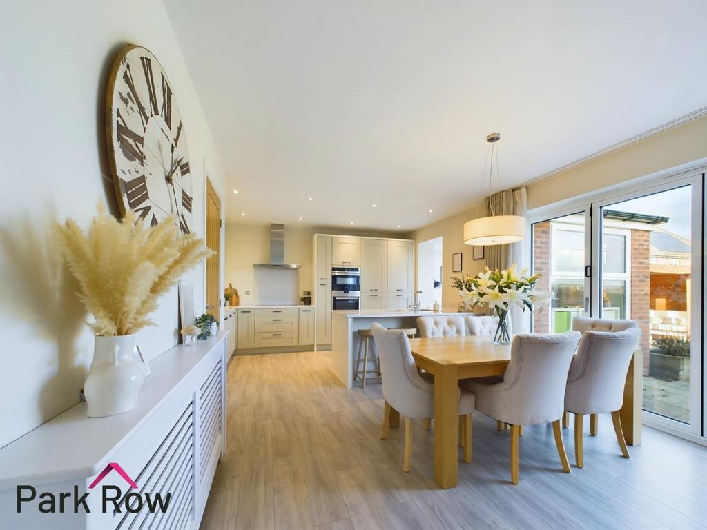 Kitchen/dining