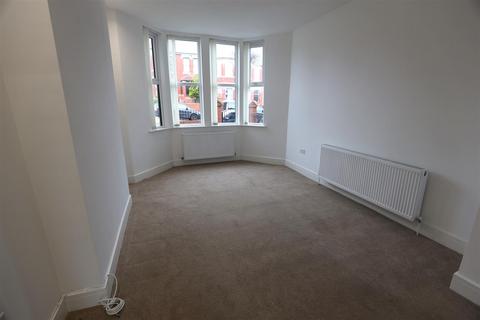 4 bedroom terraced house to rent, 4 Porthkerry Road, Barry, CF62 7AX