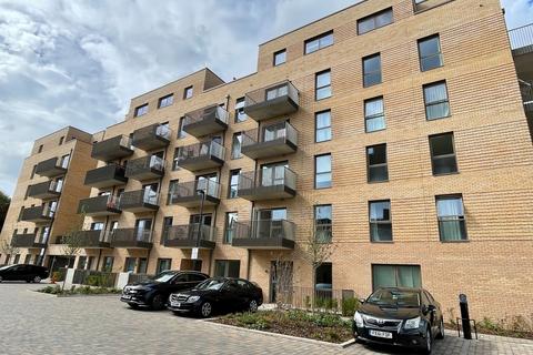 1 bedroom flat to rent, Silverview close, London, HA1