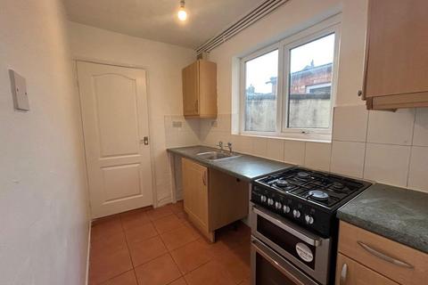 2 bedroom house to rent, Lansdowne Street, Darlington DL3