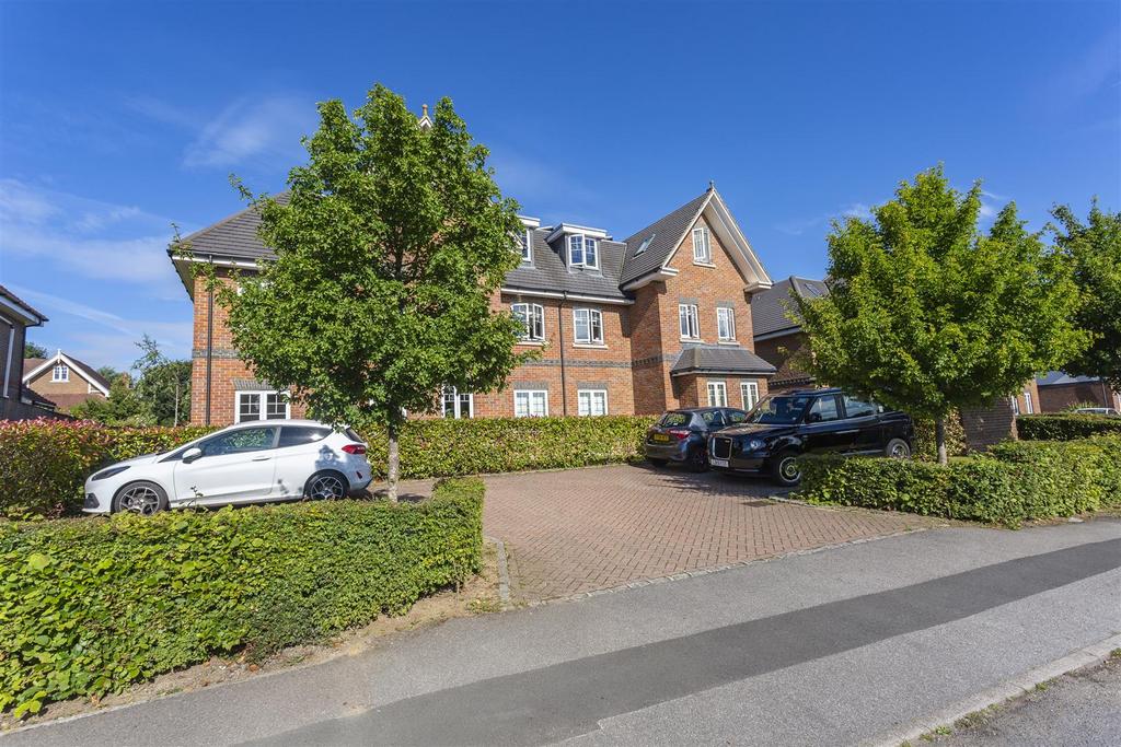 Flat-birchwood-house-magnolia-drive-banstead-105.j