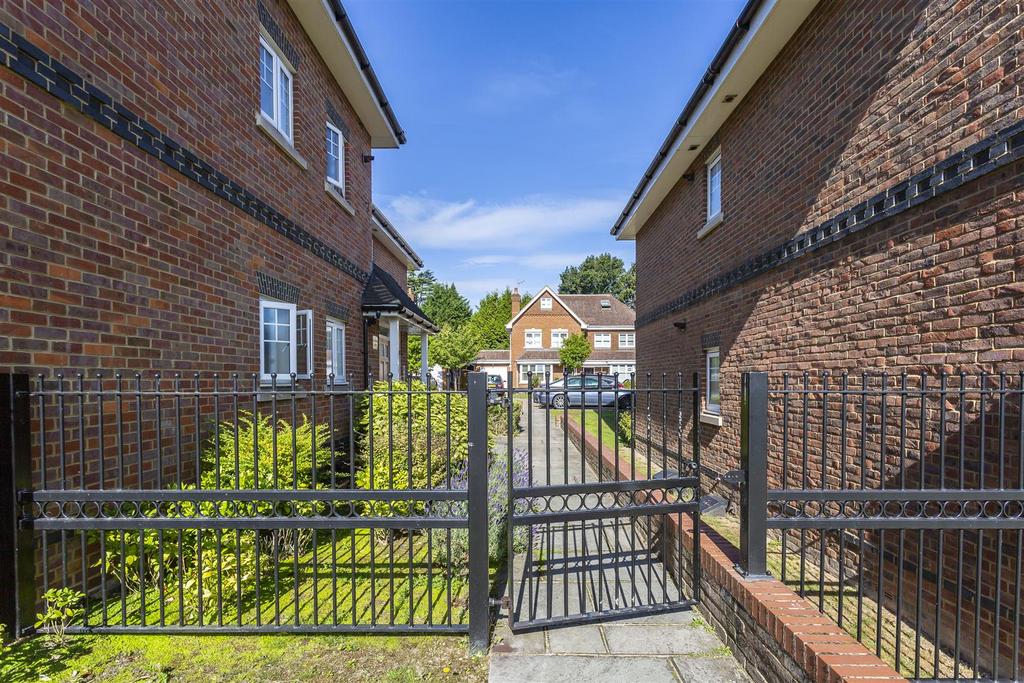 Flat-birchwood-house-magnolia-drive-banstead-101.j