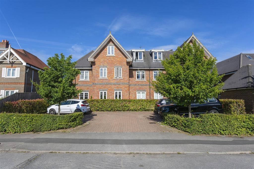 Flat-birchwood-house-magnolia-drive-banstead-104.j