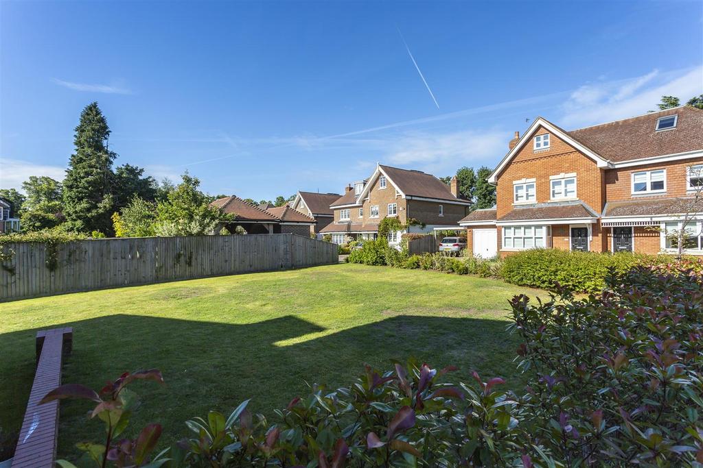 Flat-birchwood-house-magnolia-drive-banstead-103.j