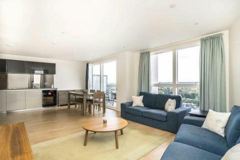 3 bedroom flat to rent, Pump House Crescent, Brentford, TW8