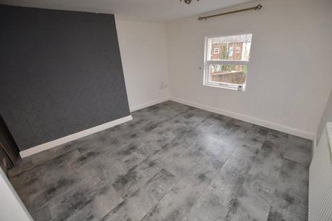 2 bedroom flat to rent, Market Street, Hindley