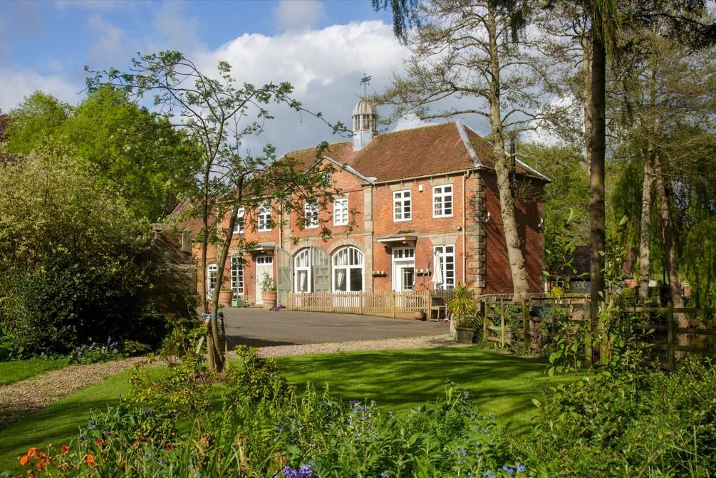 Gorgeous Countryside Home Within Bradford Estate