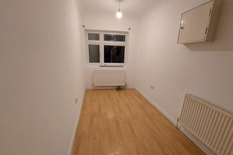 1 bedroom flat to rent, Ashurst Drive, Newbury Park