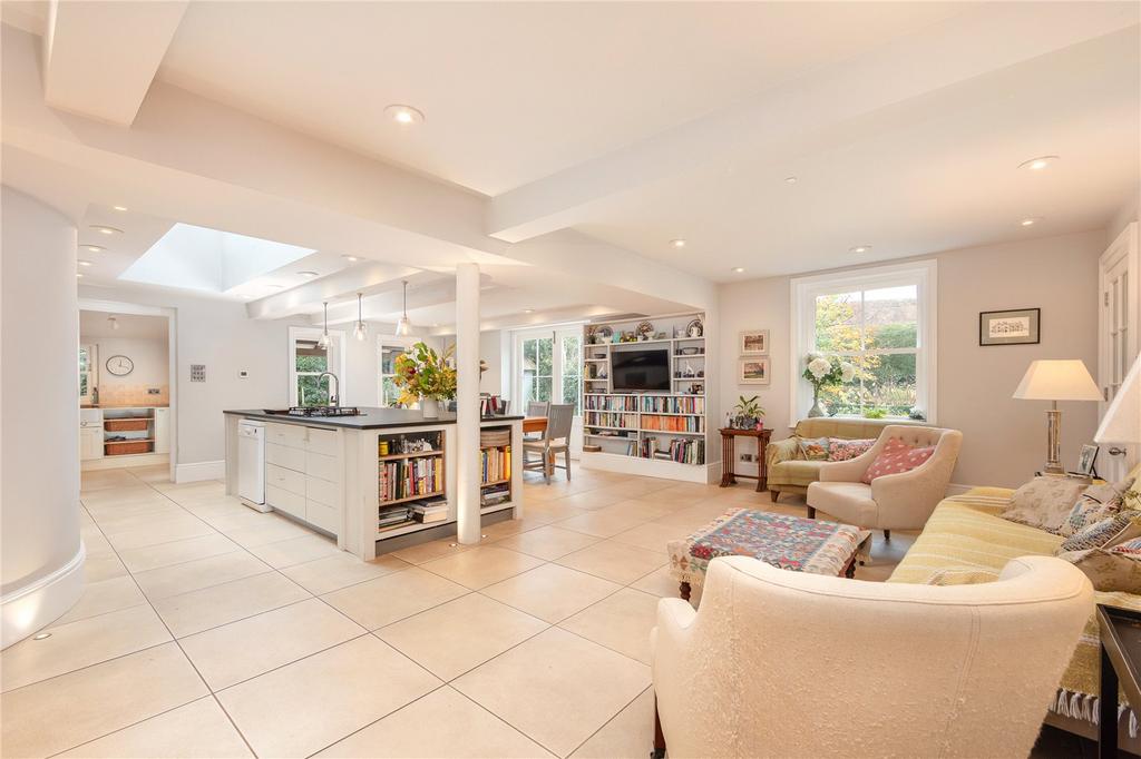 Kitchen/Living Room