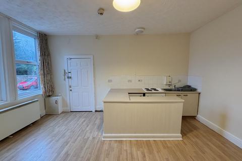 Studio to rent, Ashlands, Sale, M33 5PB