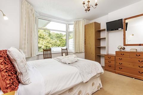 2 bedroom flat to rent, Rosemount Road , ,