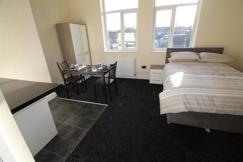 1 bedroom in a house share to rent, Gas House Yard, Oakenshaw, Bradford