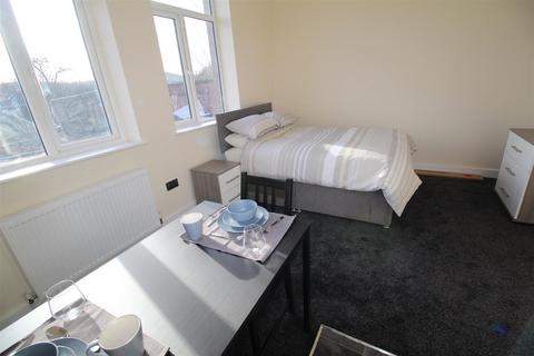 1 bedroom in a house share to rent, Gas House Yard, Oakenshaw, Bradford