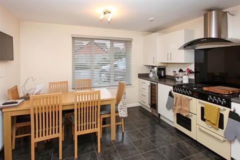 4 bedroom detached house for sale, Palisade Close, Newport