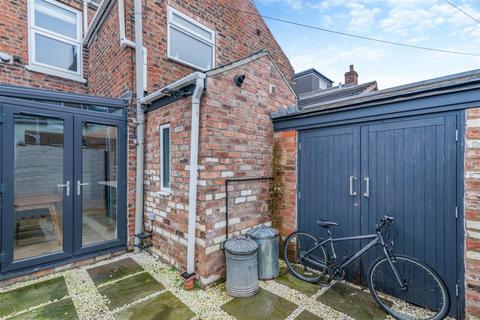 3 bedroom terraced house for sale, Russell Street, York