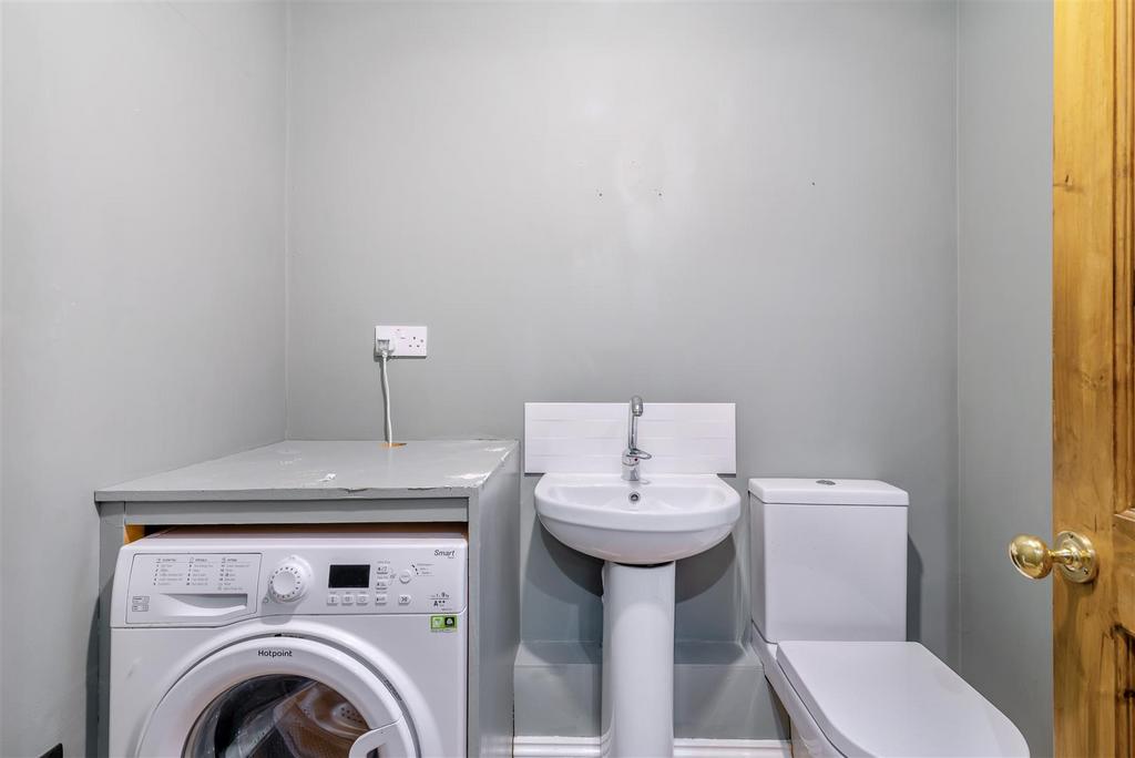 8631004-interior01.jpg