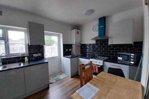 6 bedroom property to rent, Mornington Crescent, Hounslow