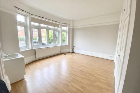 2 bedroom apartment to rent, Radnor Park Avenue, Folkestone