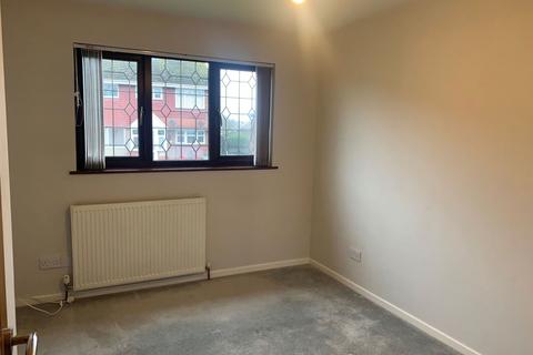 2 bedroom terraced house to rent, Bartic Avenue, Kingswinford DY6