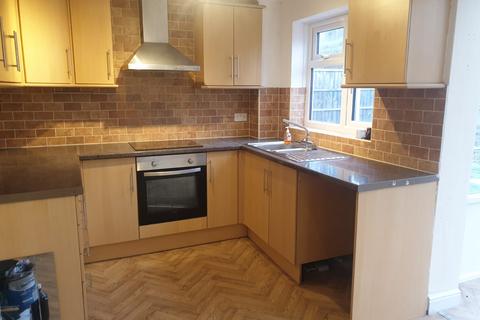 2 bedroom townhouse to rent, Farrier Lane, Leicester LE4