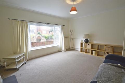 1 bedroom apartment to rent, Royal Avenue, Scarborough YO11