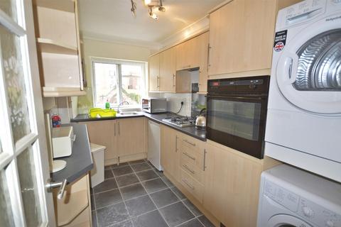 1 bedroom apartment to rent, Royal Avenue, Scarborough YO11