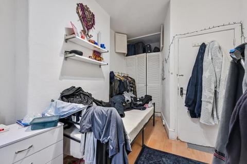 2 bedroom property for sale, Hare Street, London, SE18