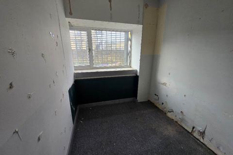 Property to rent, Bradford Road, Dewsbury