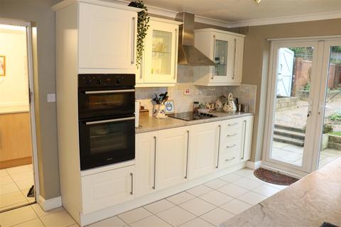 84 Broadmeadow, Walsall, WS9 8JB