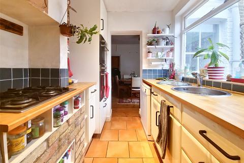 2 bedroom terraced house to rent, Vincent Road, Kingston upon Thames