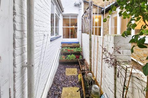 undefined, Vincent Road, Kingston Upon Thames