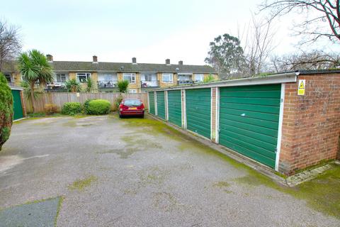 2 bedroom ground floor flat for sale, Bassett Green Village, Southampton