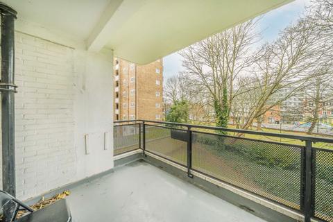 2 bedroom flat for sale, Deepdene Gardens, London SW2