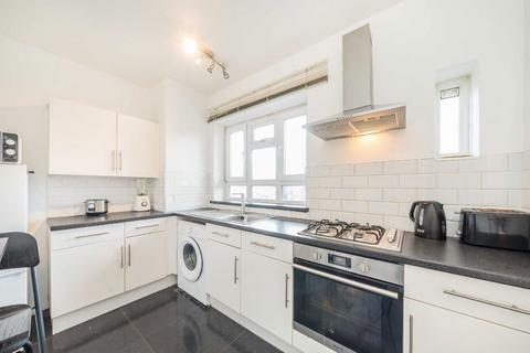 2 bedroom flat for sale, Deepdene Gardens, London SW2