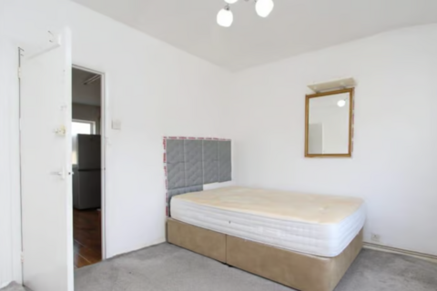 1 bedroom flat to rent, Broomhill Road, Ilford IG3