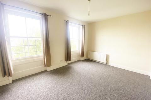 3 bedroom flat to rent, Buckingham Place, Brighton