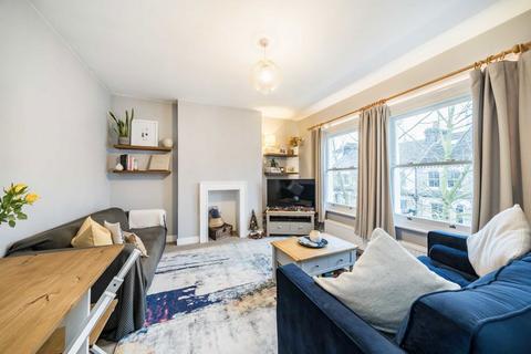 2 bedroom flat to rent, Strathblaine Road, London SW11