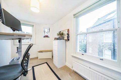 2 bedroom flat to rent, Strathblaine Road, London SW11