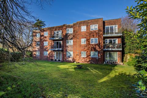 3 bedroom flat for sale, Albury Road, Guildford