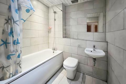 2 bedroom flat for sale, Flat 2, Abbey Court, Priory Place, Coventry, West Midlands CV1 5SA