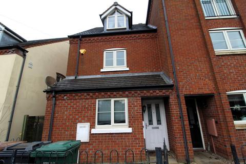 3 bedroom semi-detached house to rent, Woodville, DE11